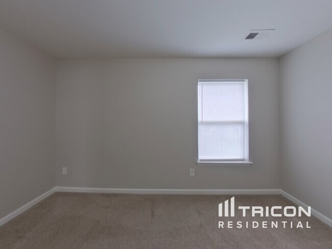 Building Photo - 712 Perth Dr