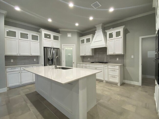 Building Photo - 3806 Negin Dr