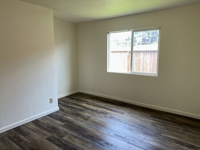 Building Photo - 1640 Stromberg Ave