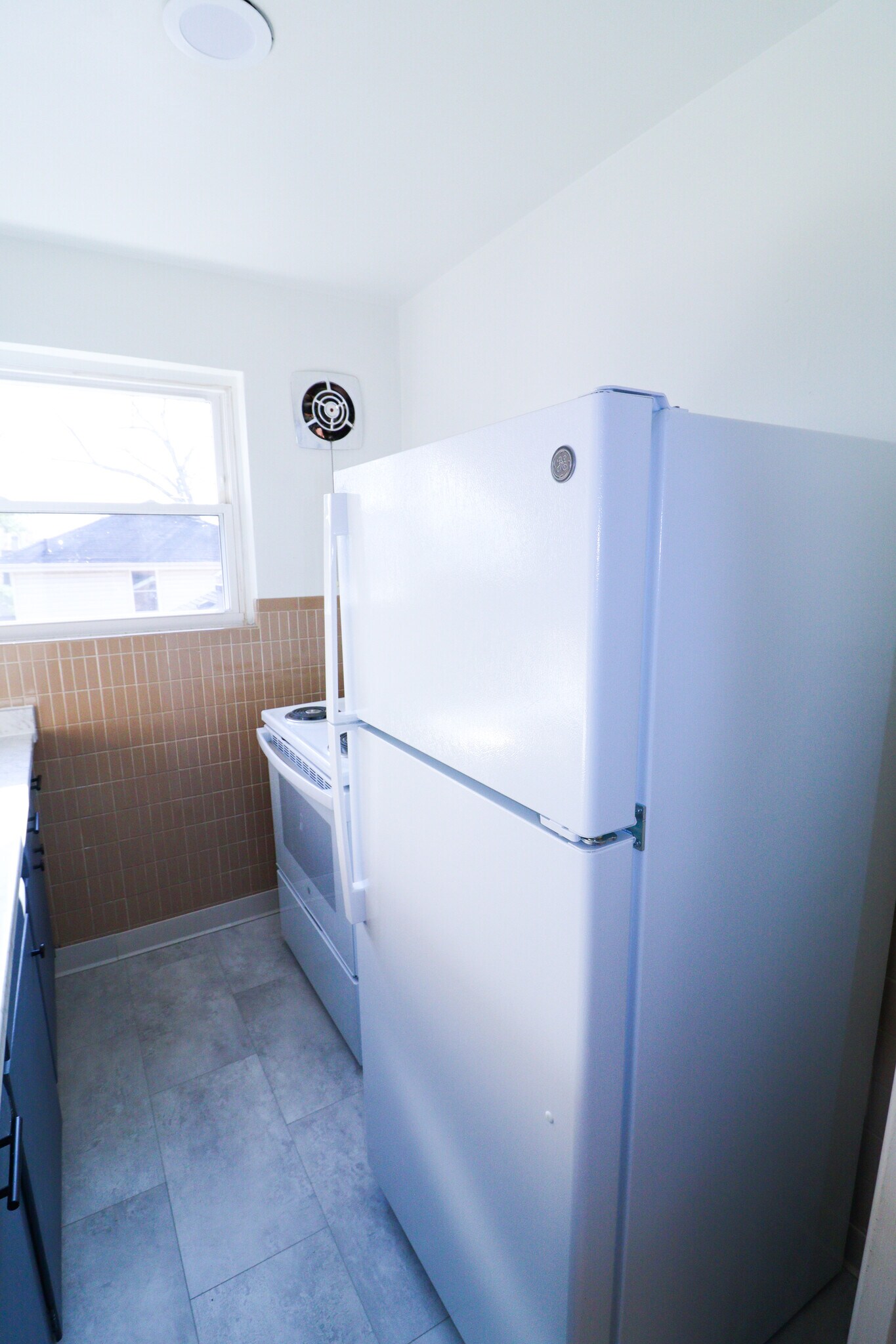 Building Photo - 1954 Rockland Ave