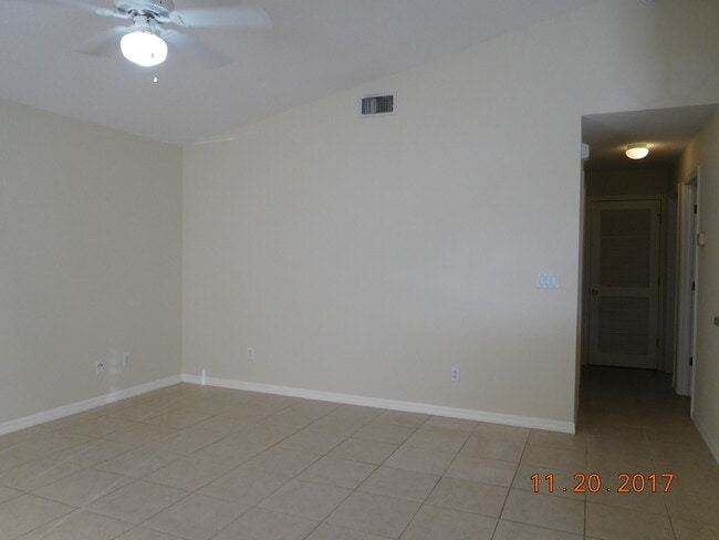 Building Photo - 2BR 1BA DUPLEX FOR RENT