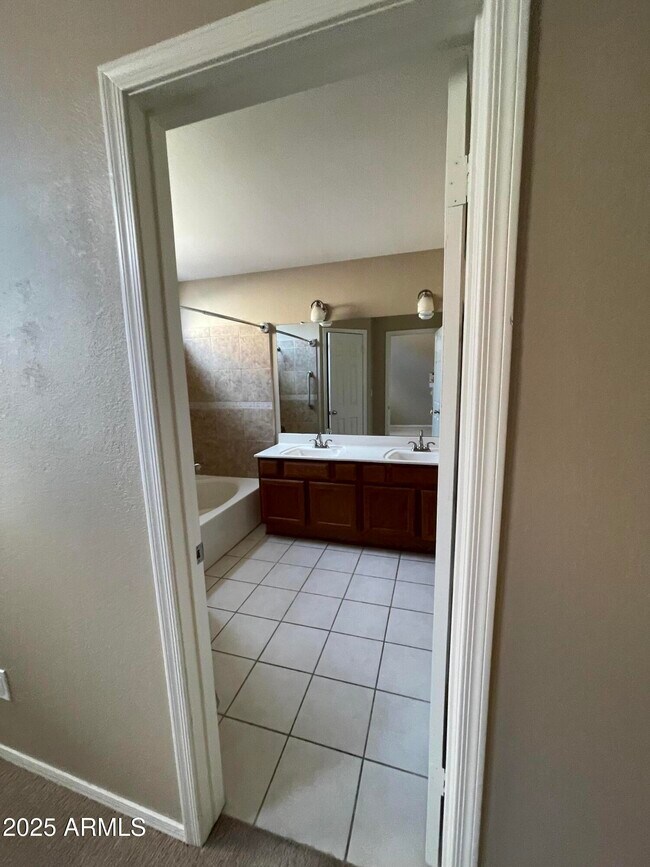 Building Photo - 3443 E Tonto Ln
