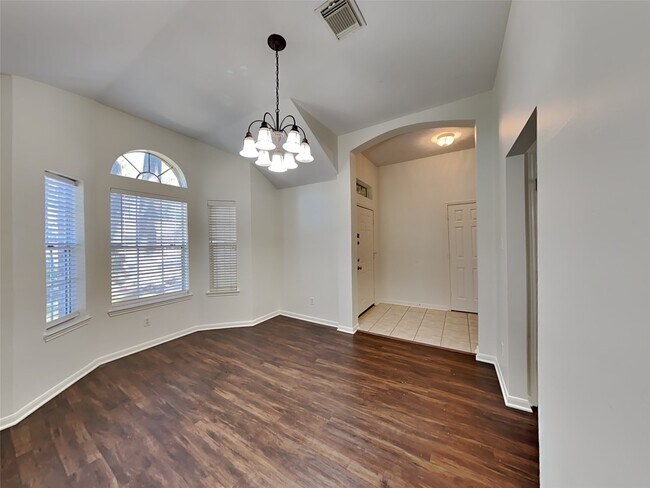 Building Photo - 10467 Twin Circles Dr