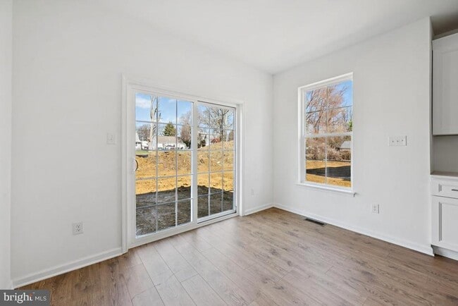 Building Photo - 724 Northwood Ave