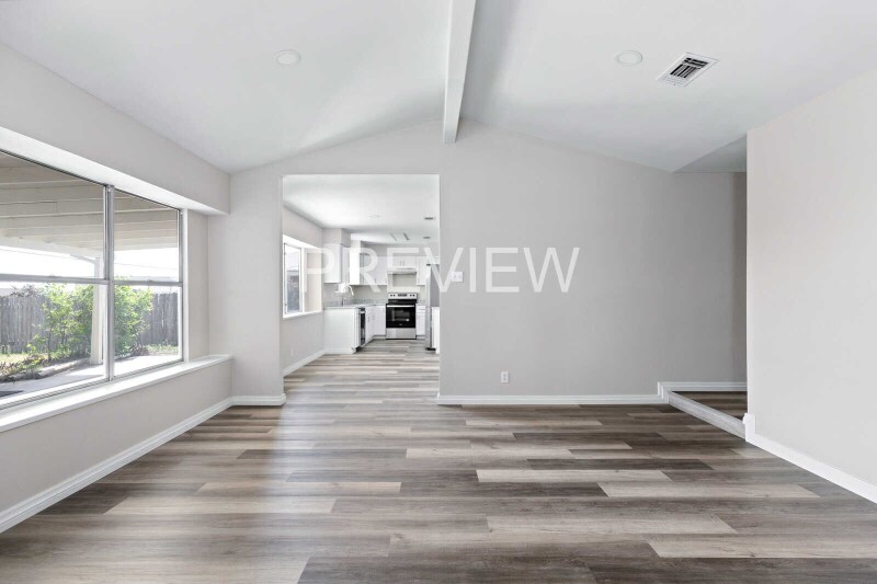 Building Photo - 178 Oakside