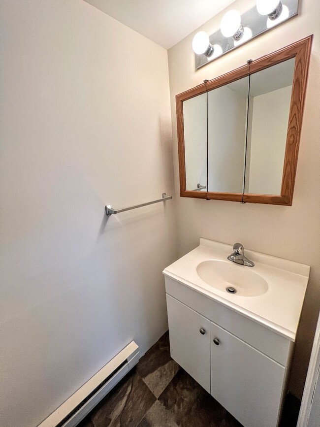 Building Photo - 3 Bedroom Home in Lynchburg