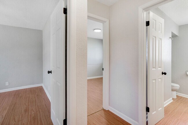 Building Photo - Well kept 3 bed, 1 bath in NE Salem