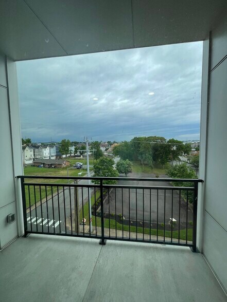 Balcony - 1125 10th Ave N