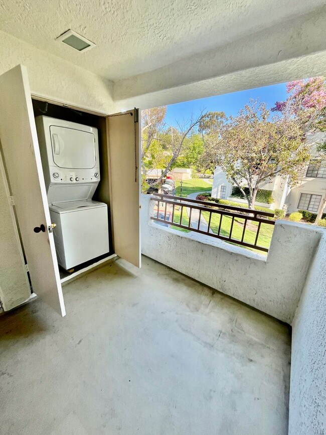 Building Photo - Beautiful large 1br/1ba condo in Sun Ridge Vista community