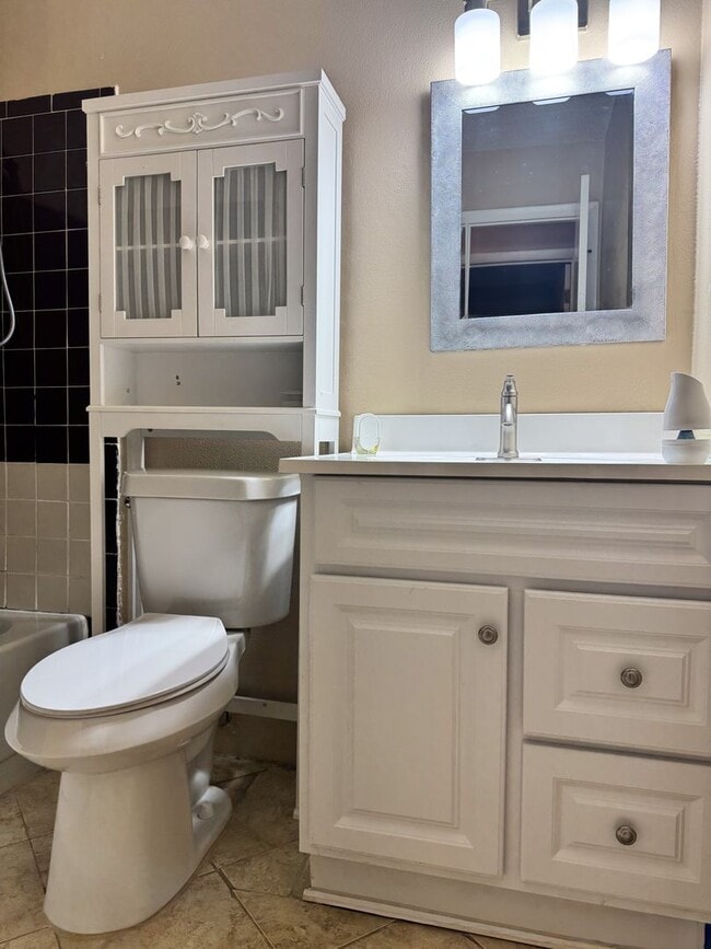 Building Photo - 3 bedroom 2 bath located just minutes from Plant St and Downtown Winter Garden