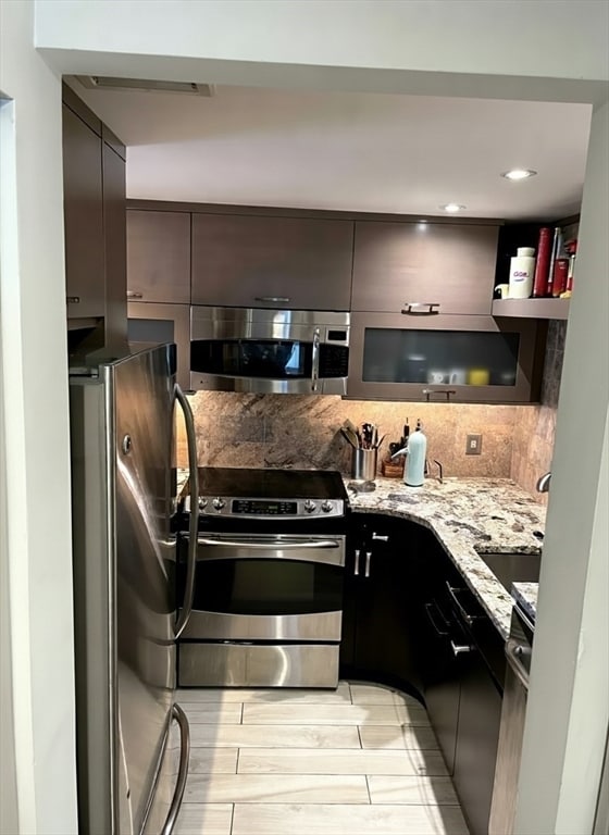 Building Photo - 170 Gore St