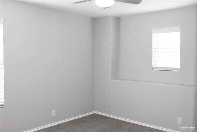 Building Photo - 2536 S Links Dr