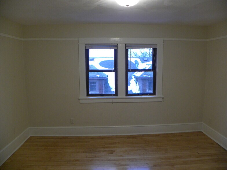 Middle Bedroom1 - 925 Vilas Ave