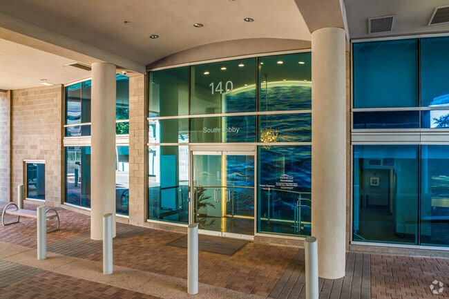 Building Photo - Bridgeview