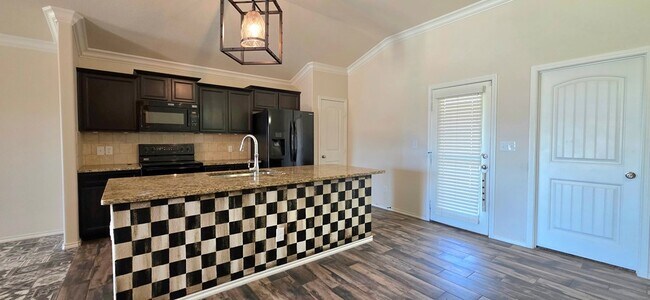 Building Photo - 1025 Pine Leaf Pl