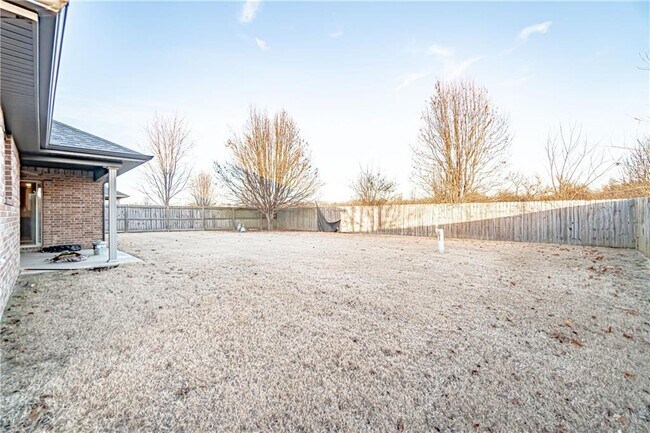 Building Photo - 2005 SW Birch St