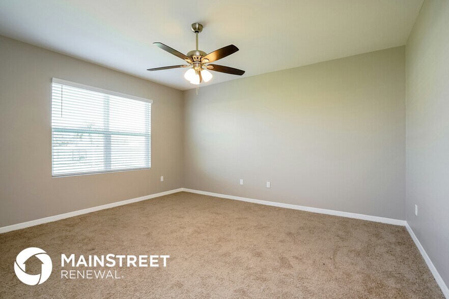 Building Photo - 1822 NE 4th Pl