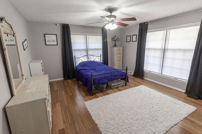 Building Photo - 2500 Bluff Blvd