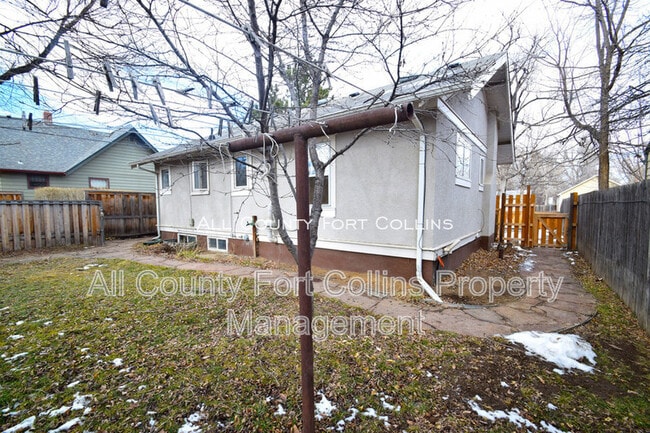 Building Photo - 615 E Myrtle St