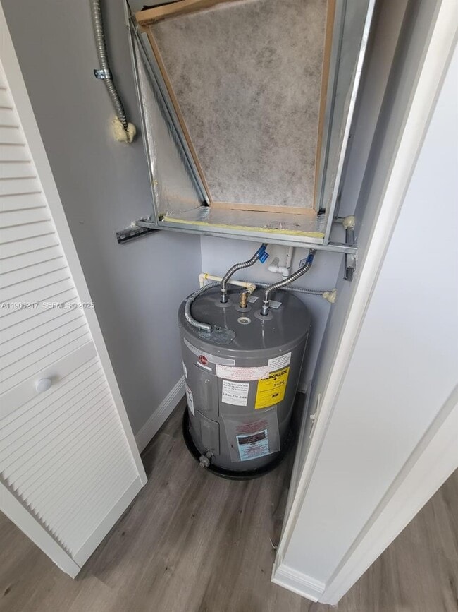 Building Photo - 1809 NW 8th Pl