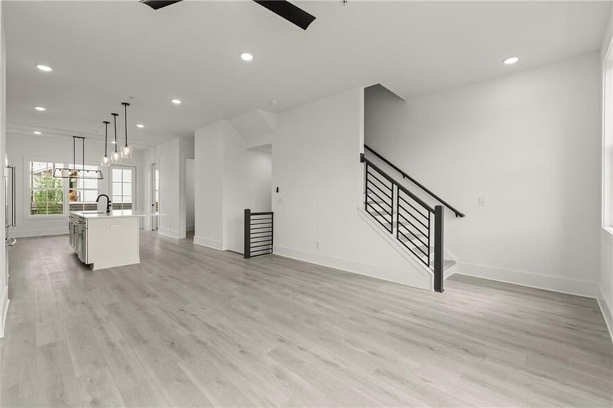 Building Photo - 673 soul Aly