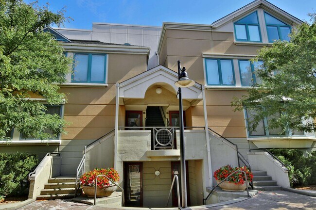 Building Photo - 600 Harbor Blvd