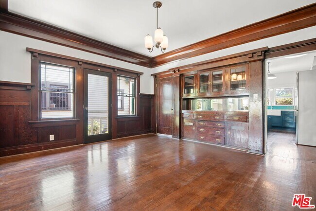 Building Photo - 1438 W 45th St