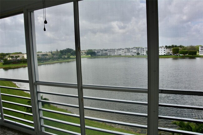 Building Photo - 4070 Exeter