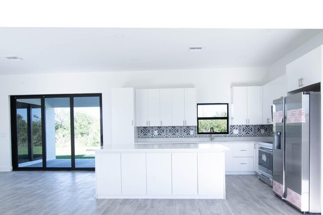 Building Photo - 8126 Thruso Rd