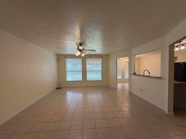 Building Photo - 18403 Willow Moss Dr