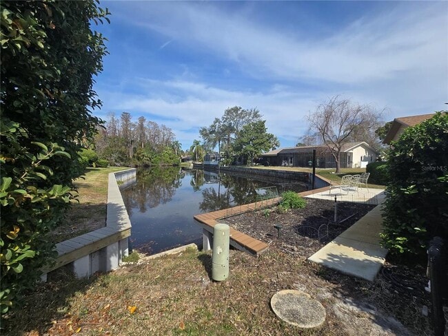 Building Photo - 300 Cypress Creek Cir