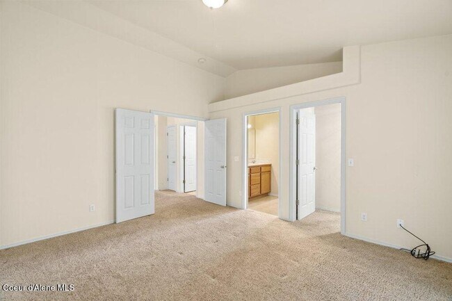 Building Photo - Coeur d' Alene Place!