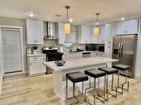 Building Photo - 5455 Birdwood Rd