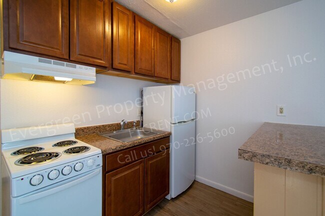 Building Photo - 500 Laporte Ave