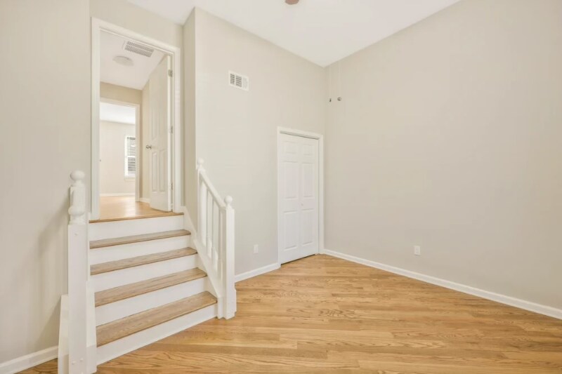 Building Photo - 1127 White Mountain Ln