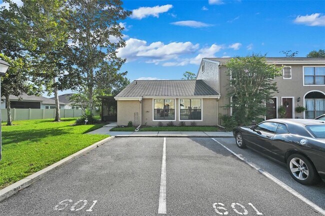 Building Photo - 601 Casa Park N Ct