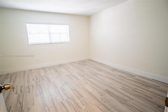 Building Photo - 8650 SW 67th Ave