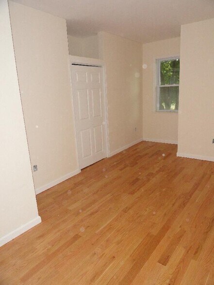 Building Photo - 9 Medford St