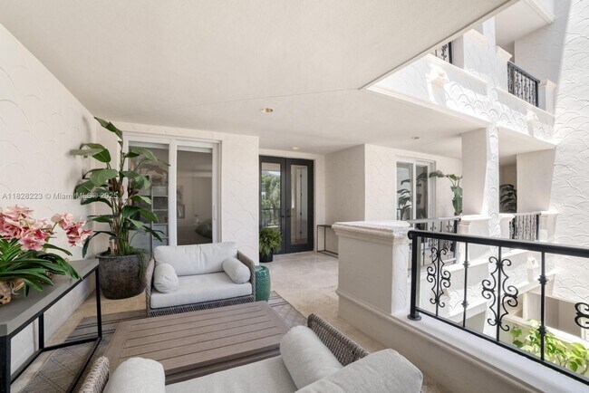 Building Photo - 2424 Fisher Island Dr