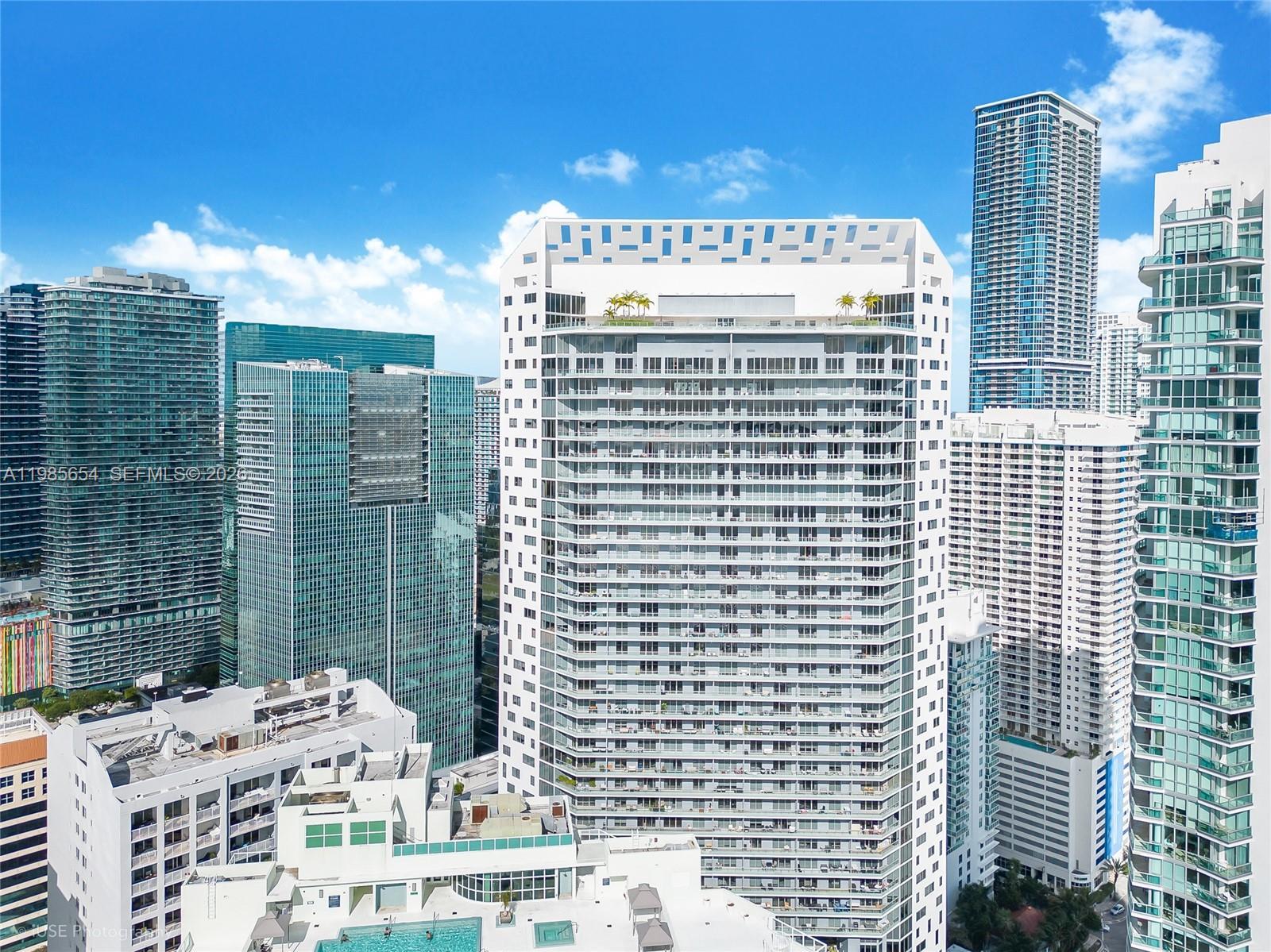 Building Photo - 1300 Brickell Bay Dr