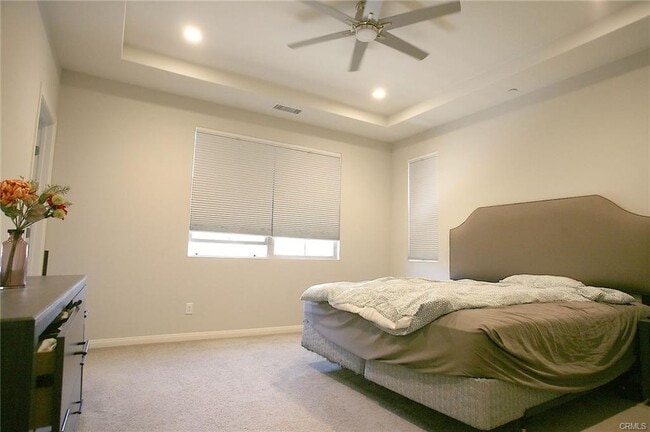 Building Photo - 125 Full Sun