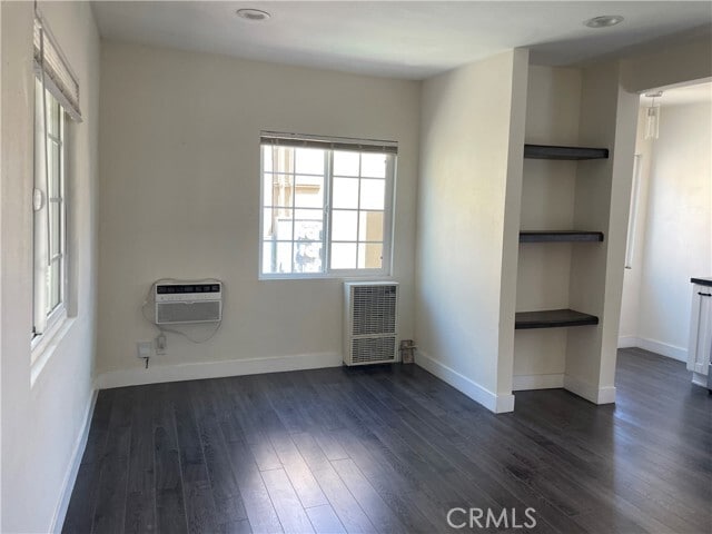 Primary Photo - 1327 Douglas St