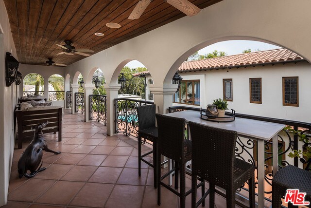 Building Photo - 704 N Arden Dr