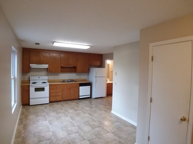 Building Photo - Christiansburg, 3 BR / 2.5 BA Available Now.