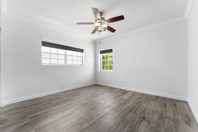 Building Photo - 8934 Emerson Ave