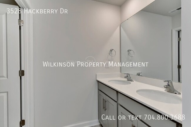 Building Photo - 3528 Hackberry Dr