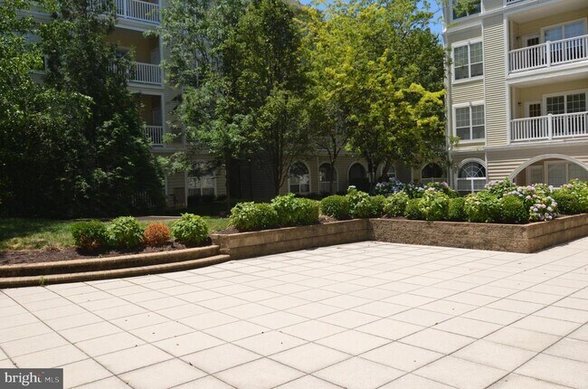 Building Photo - 4551 Strutfield Ln