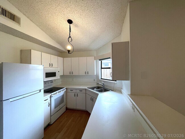 Building Photo - 2819 Stoneway Ln