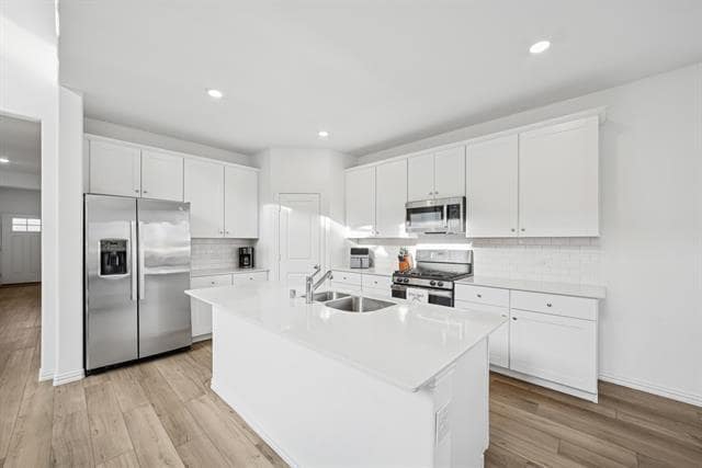 Building Photo - 10040 Thornapple Rd