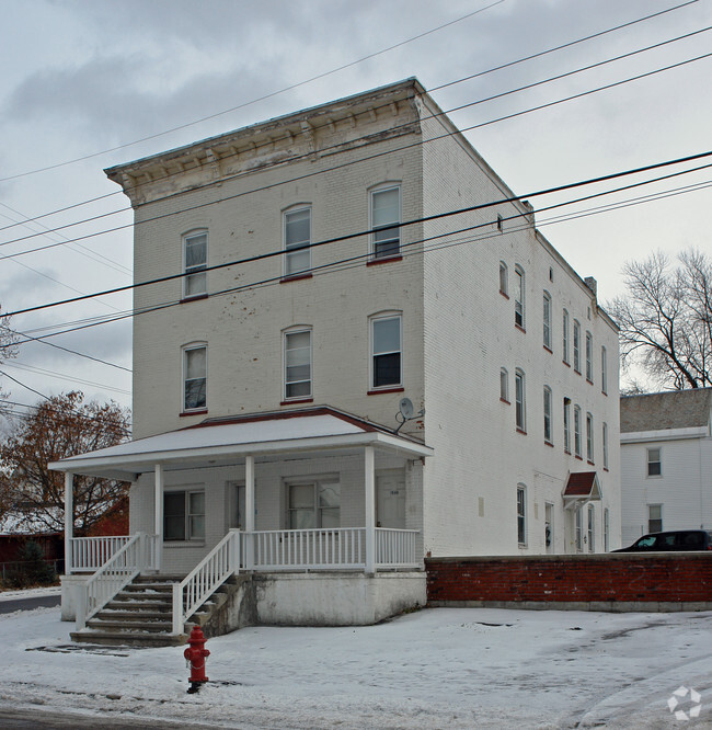 Primary Photo - 1642-1646 Carrie St